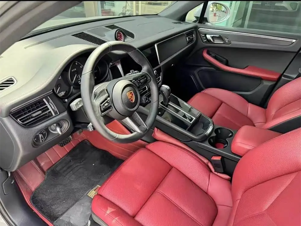 Porsche Macan 2022 — Photo 3/9