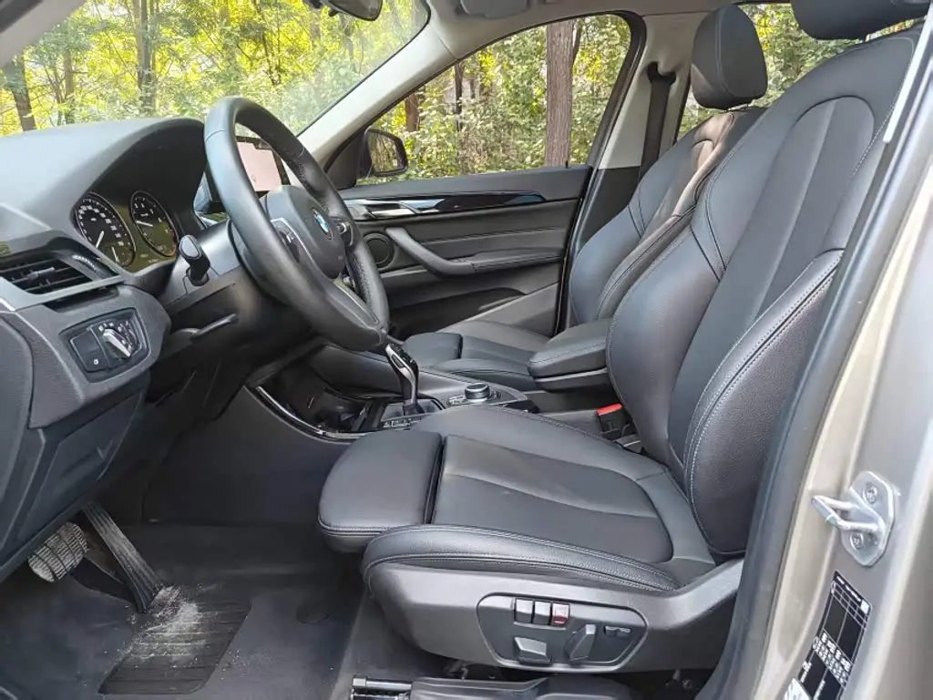 BMW X1 2019 — Photo 9/11