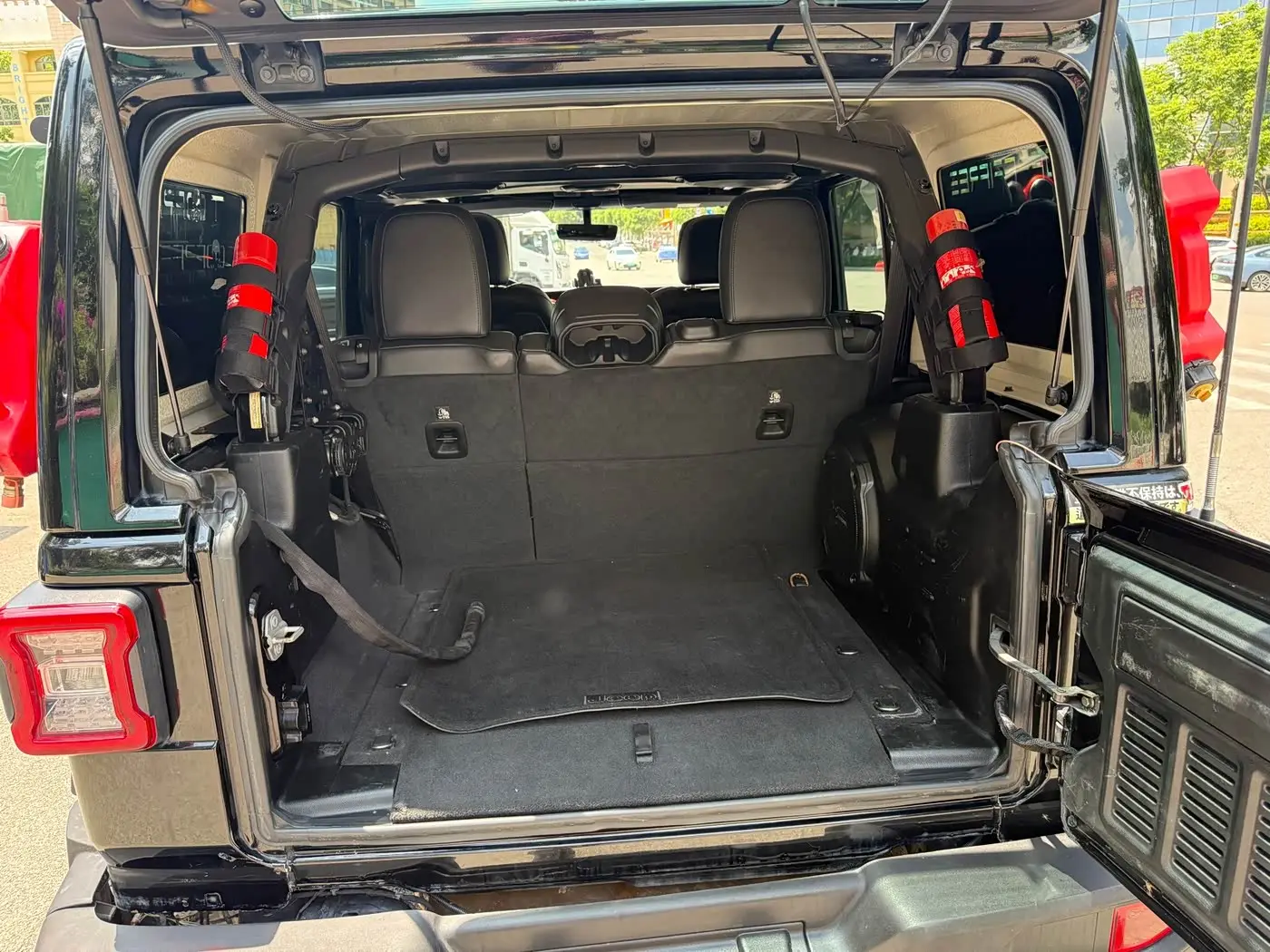 Jeep Wrangler 2019 — Photo 18/20
