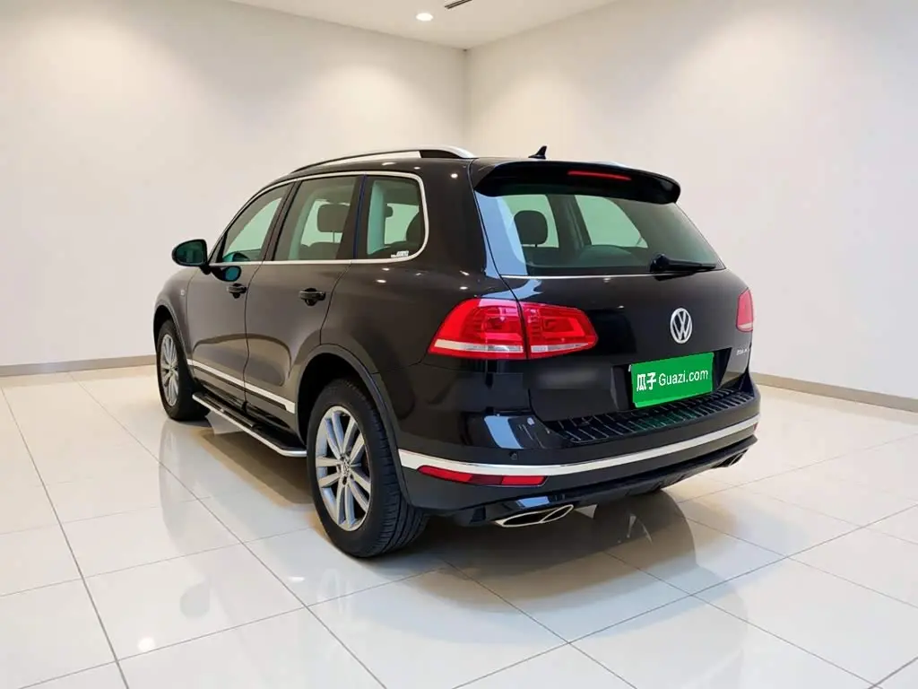 Volkswagen Touareg 2018 — ფოტო 4/20