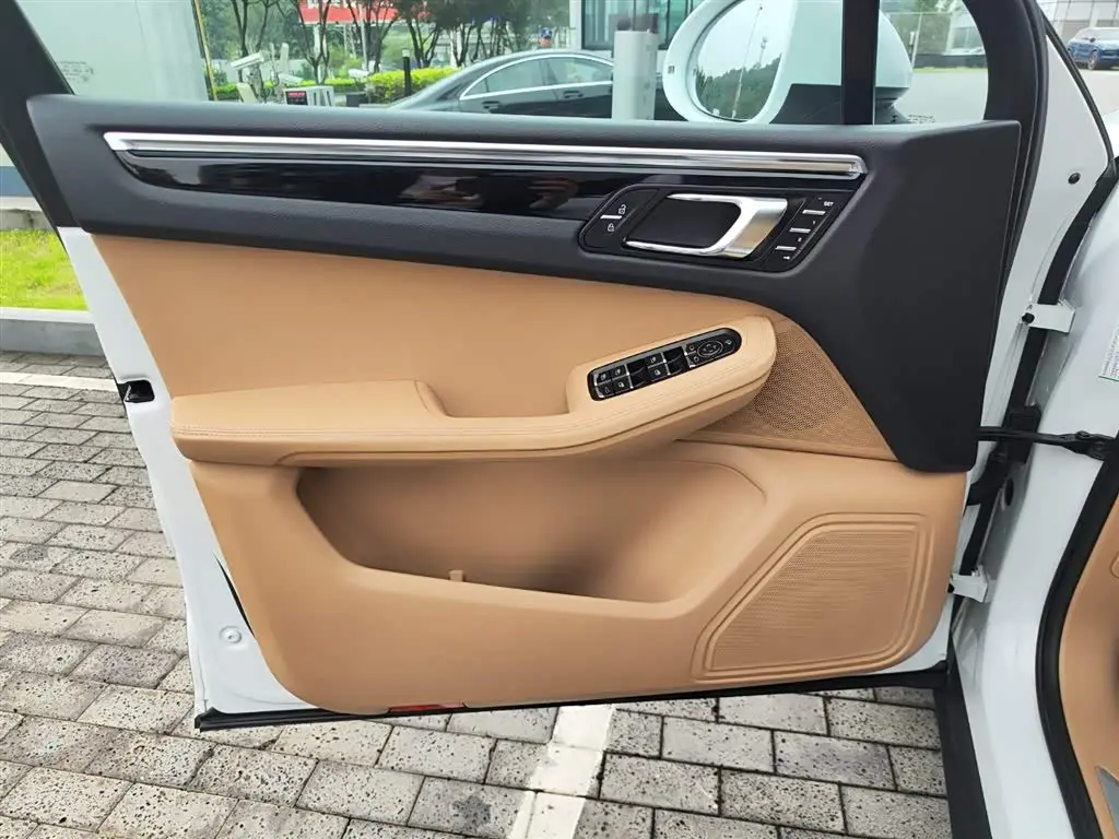 Porsche Macan 2020 — Фото 9/20