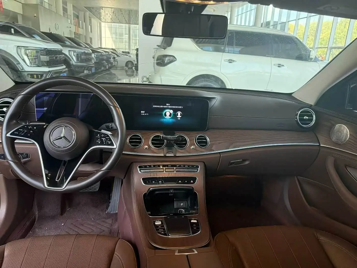 Mercedes-Benz E-Class 2023 — Şəkil 8/9