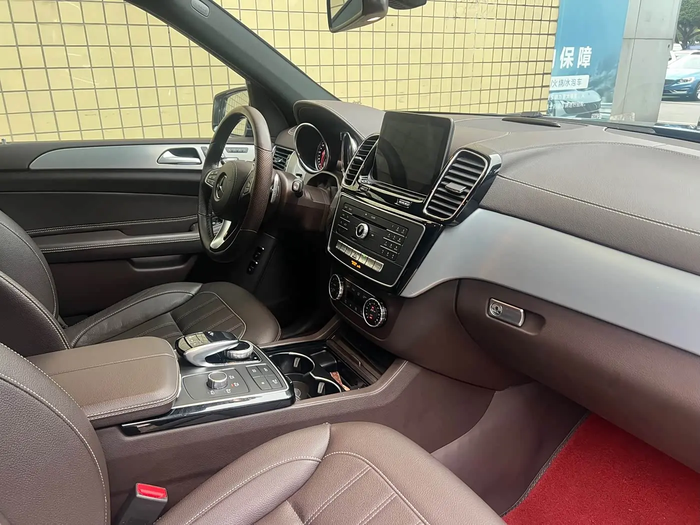 Mercedes-Benz GLS 2019 — Photo 8/17