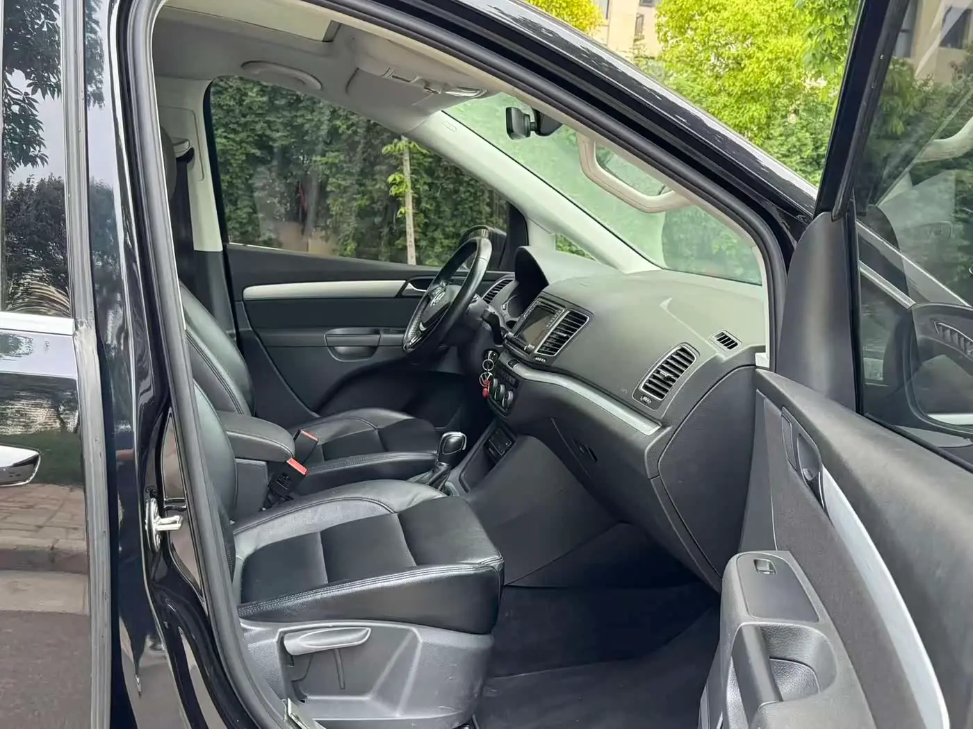 Volkswagen Sharan 2019 — Фото 11/15