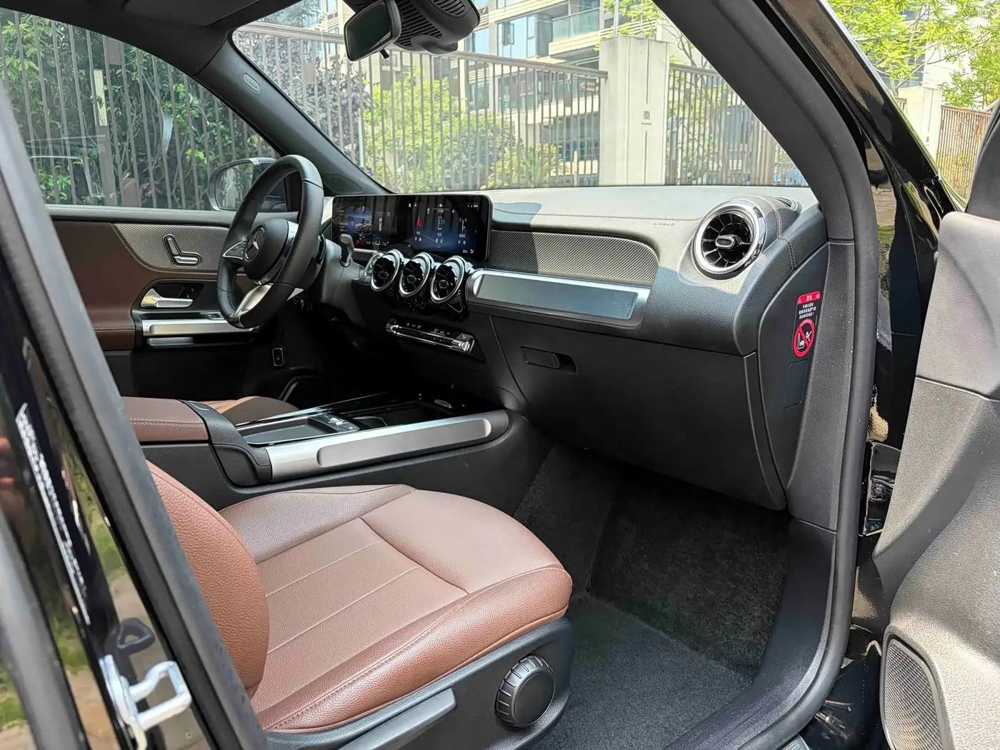 Mercedes-Benz GLB 2024 — Фото 13/20
