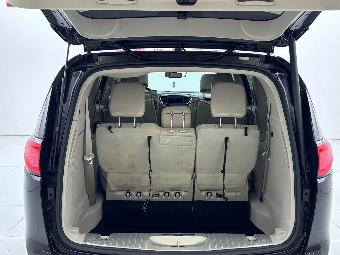 Chrysler Grand Caravan PHEV 2020 — Şəkil 11/18