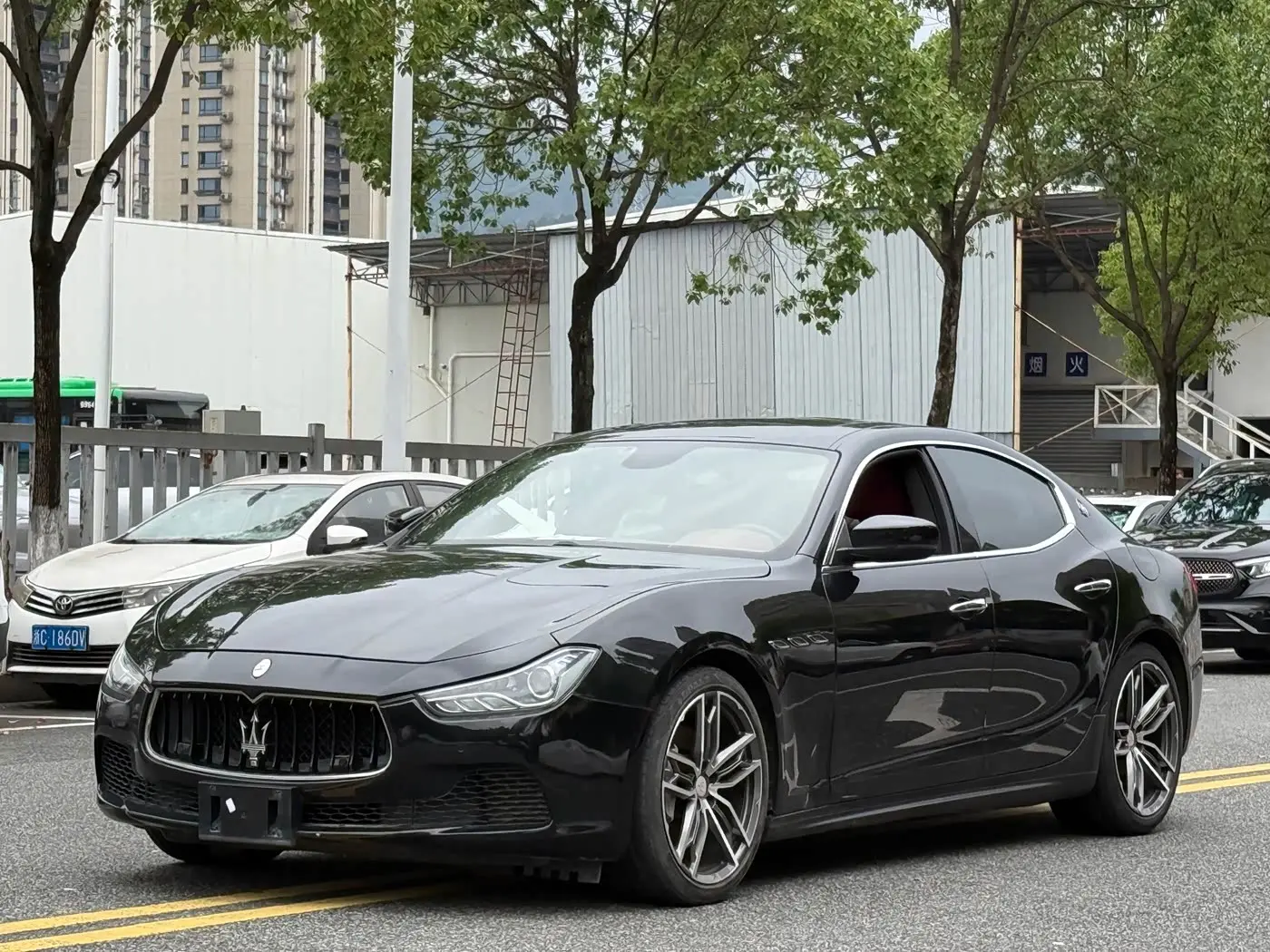 Maserati Ghibli 2017 — Фото 1/18