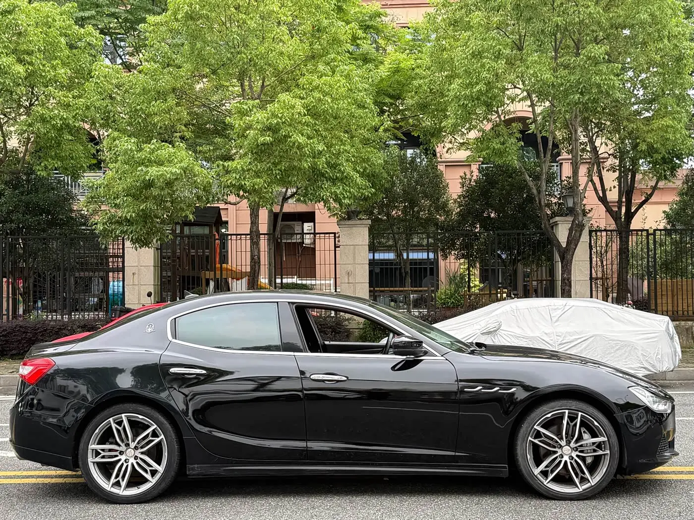 Maserati Ghibli 2017 — Фото 4/18