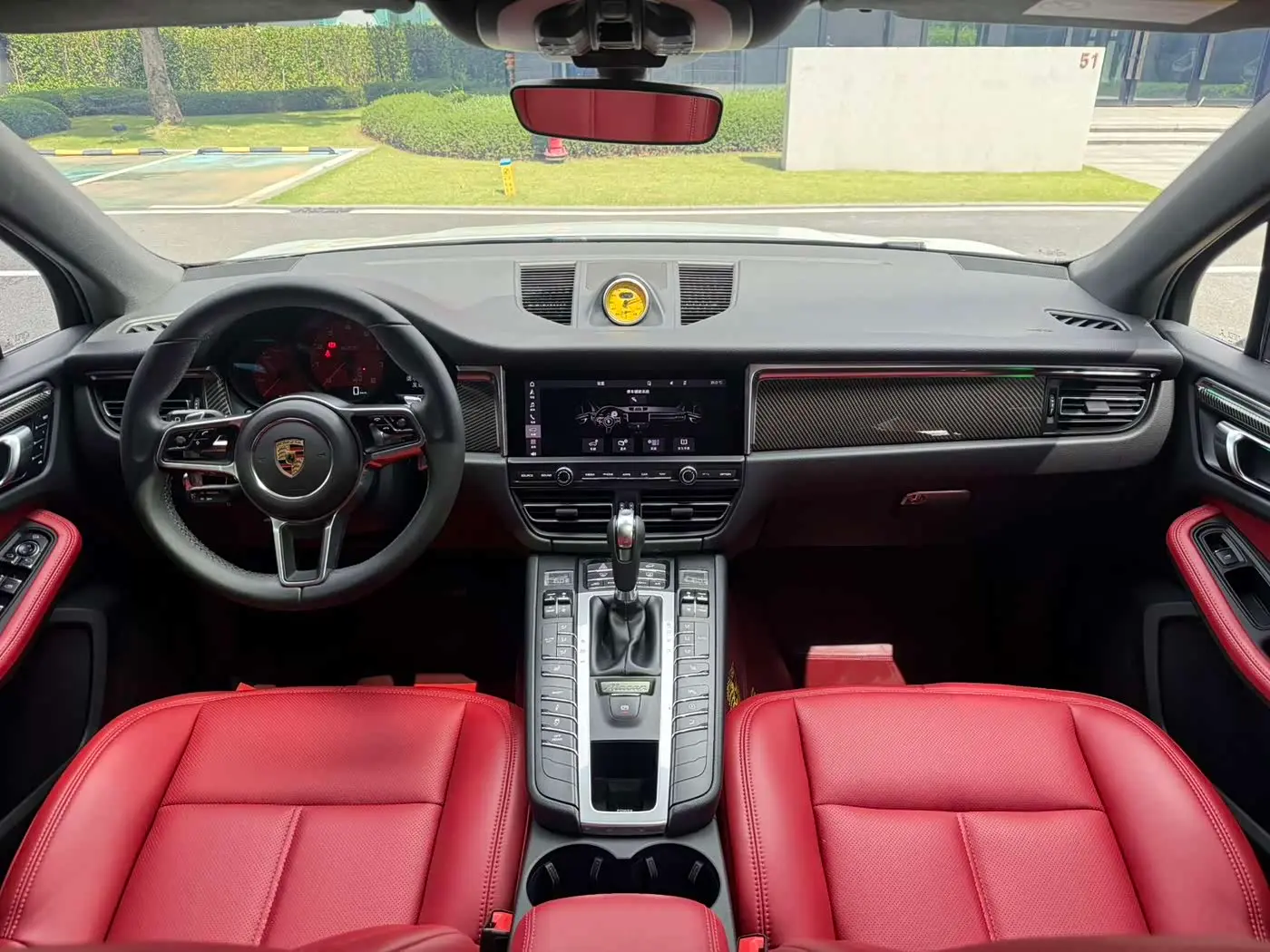 Porsche Macan 2021 — Photo 6/15