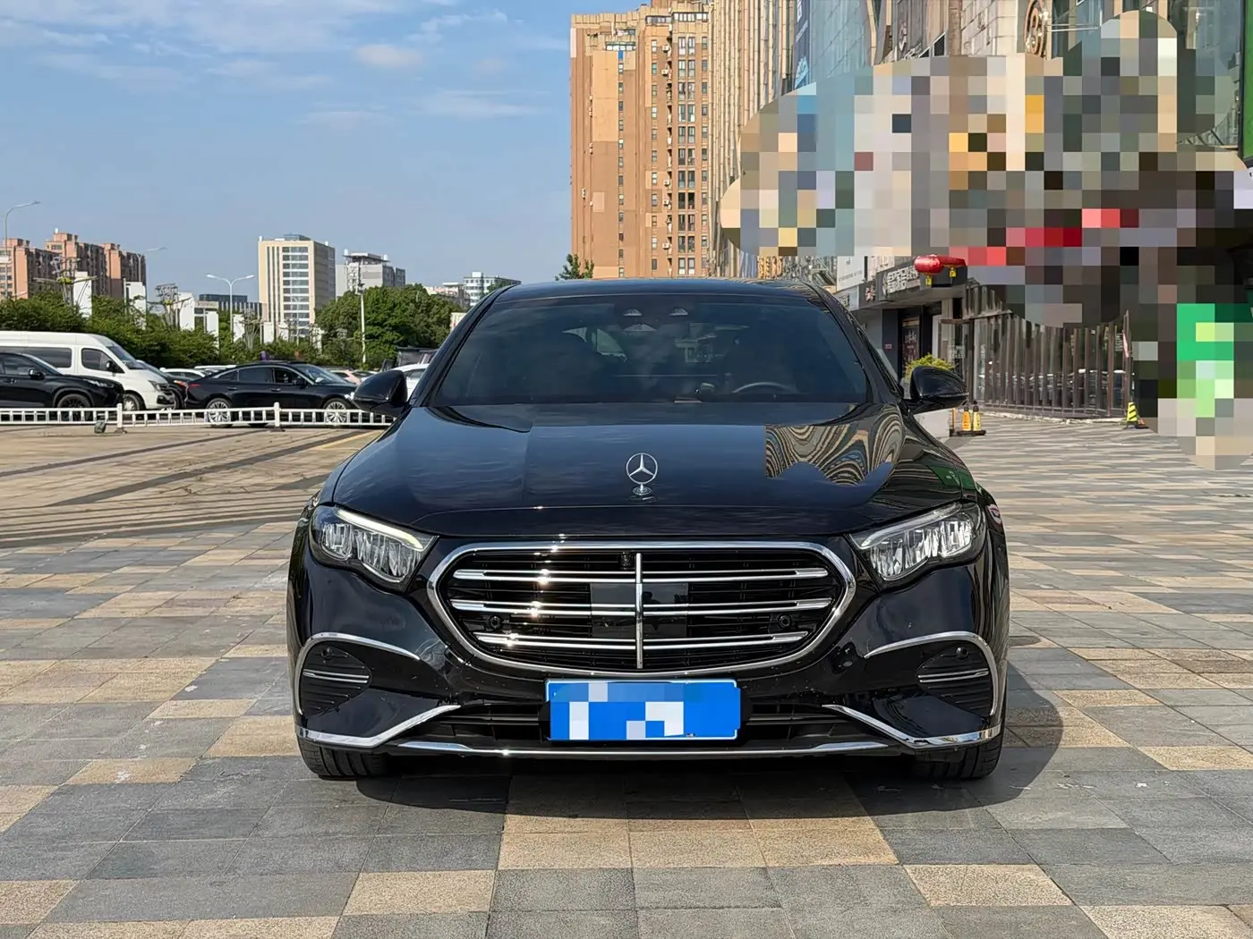 Mercedes-Benz E-Class 2025 — Photo 2/17