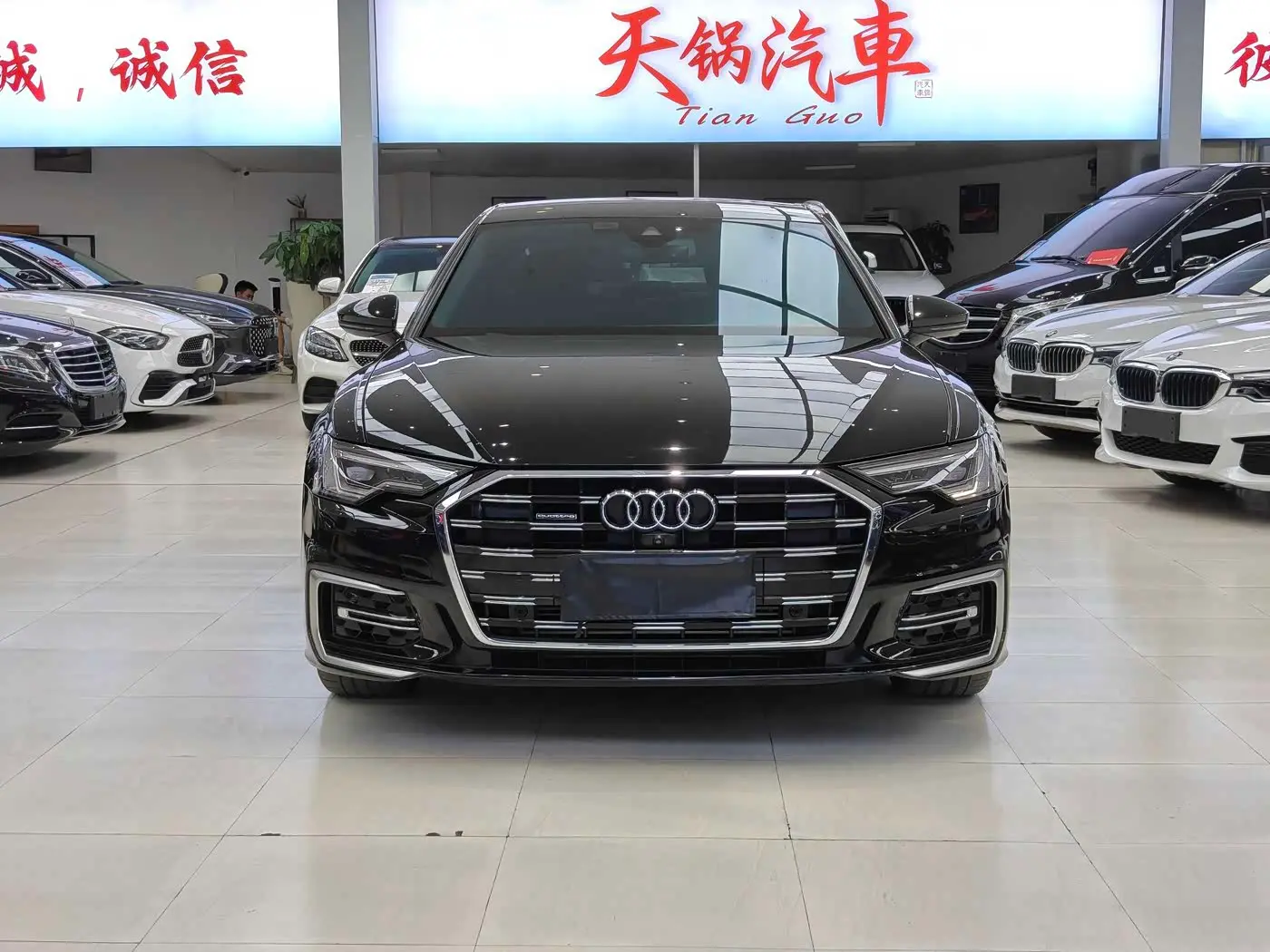 Audi A6L 2024 — Photo 1/20