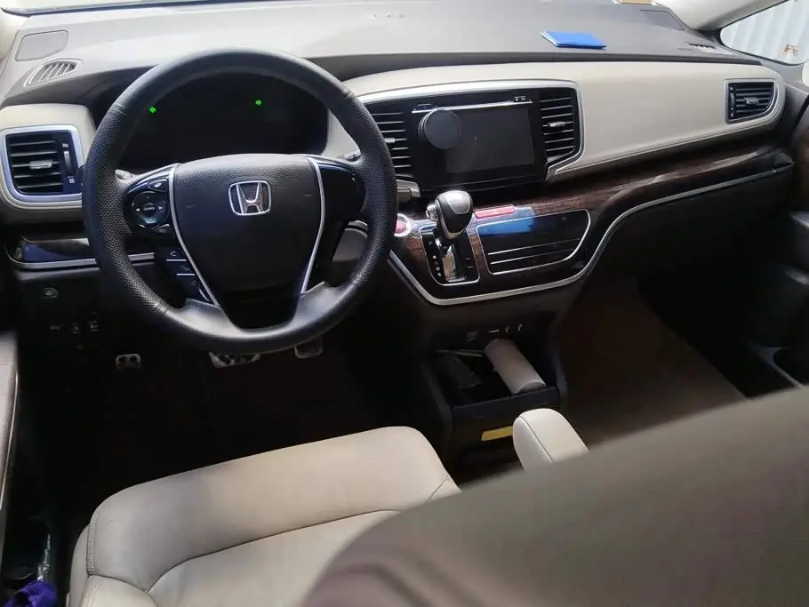 Honda Odyssey 2017 — Фото 12/16