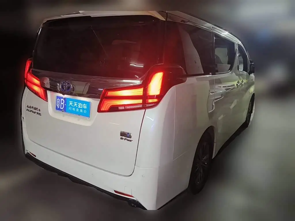 Toyota Alphard 2019 — Фото 2/12