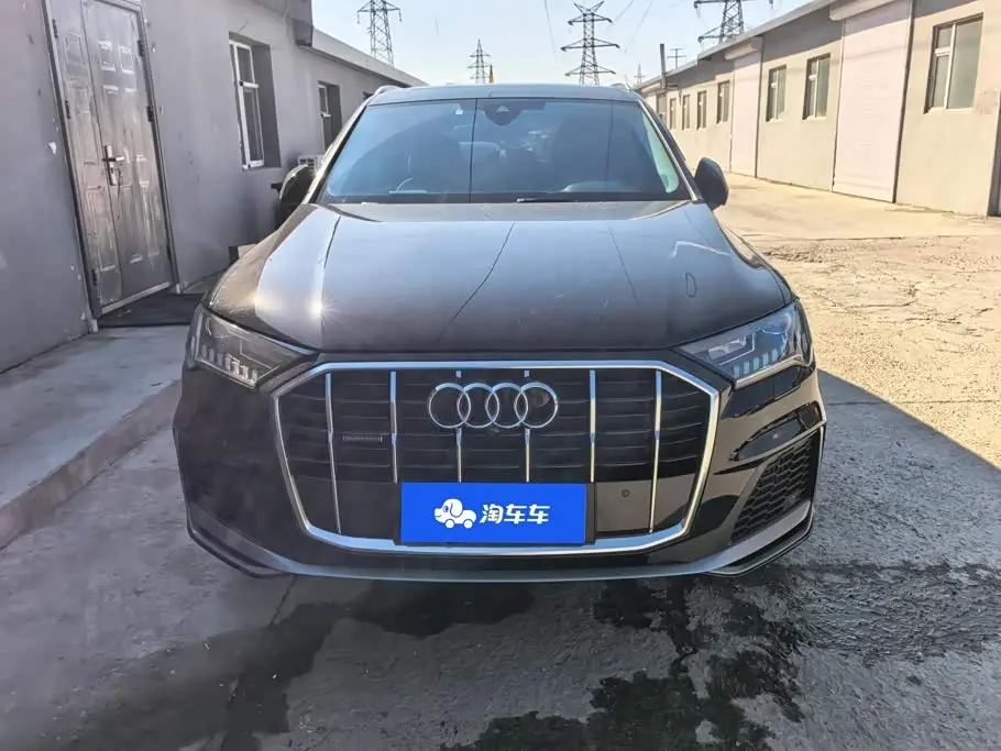 Audi Q7 2023 — Photo 2/16