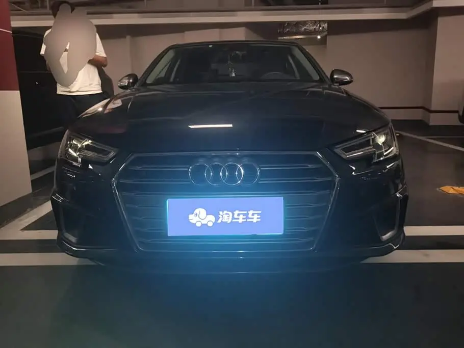 Audi A4L 2020 — Фото 2/16