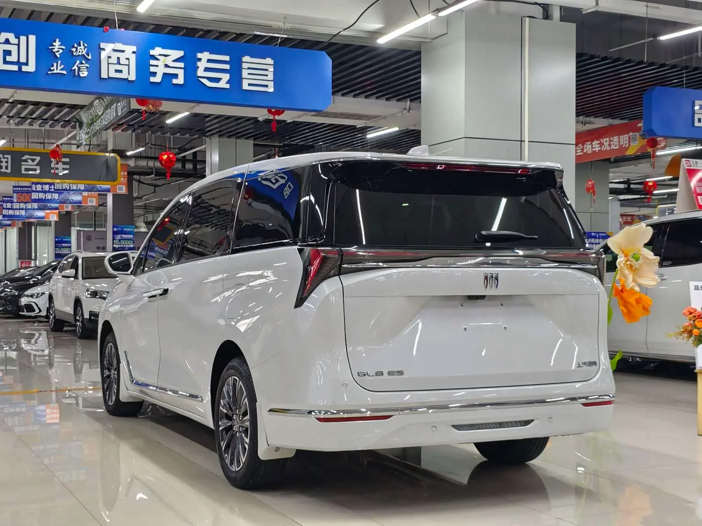Buick GL8 2025 — Photo 7/18