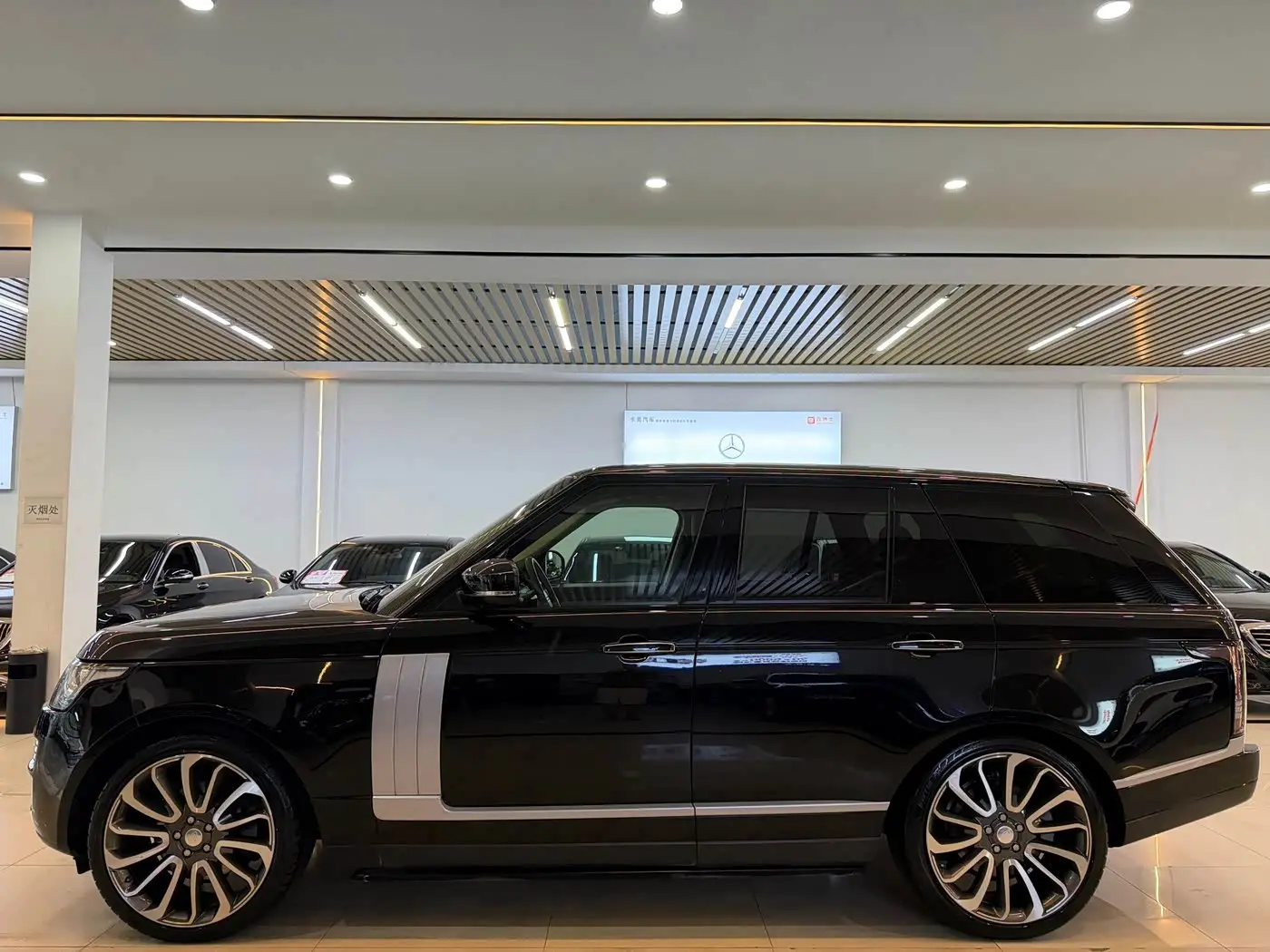 Land Rover Range Rover 2015 — Photo 4/9
