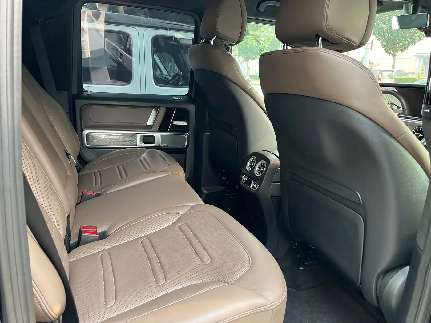 Mercedes-Benz G-Class 2022 — Фото 9/18