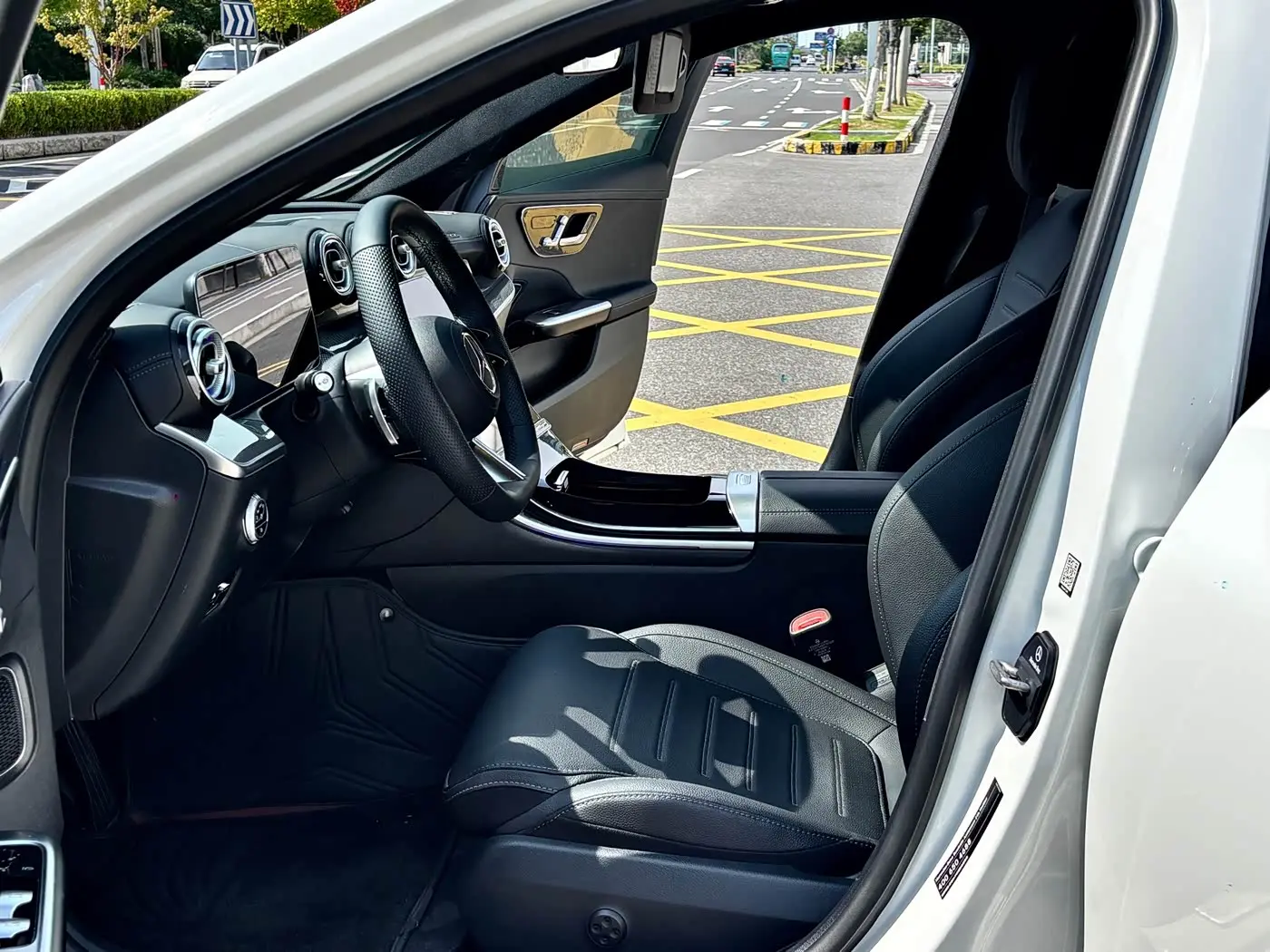 Mercedes-Benz C-Class 2025 — Фото 8/19