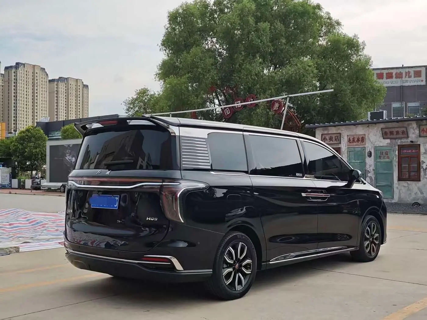 Hongqi HQ9 2023 — Photo 14/16