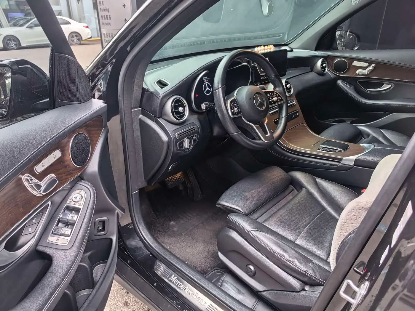 Mercedes-Benz GLC 2019 — Photo 5/7