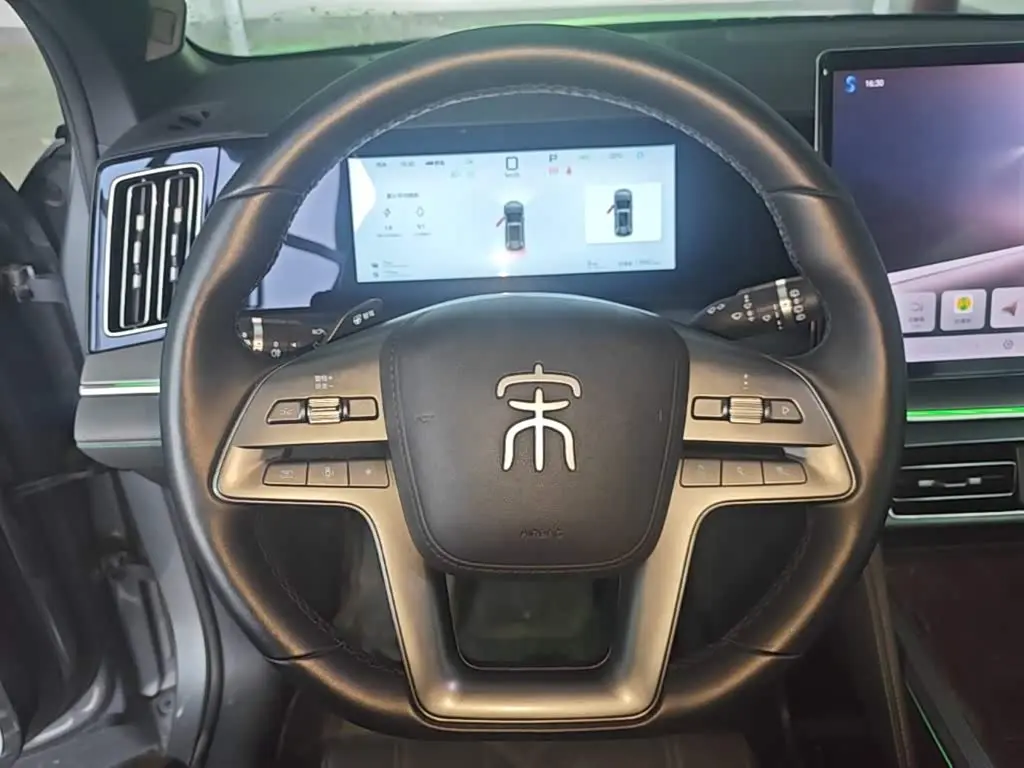 BYD Song L DM-i 2025 — Photo 11/20