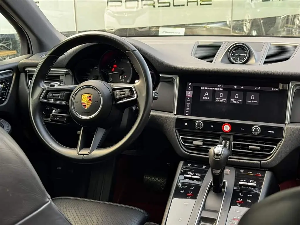 Porsche Macan 2022 — Фото 10/15