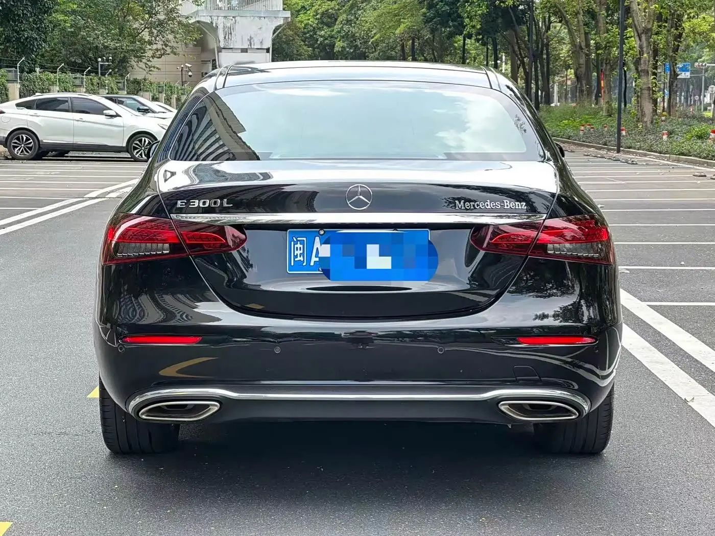 Mercedes-Benz E-Class 2023 — Photo 3/12