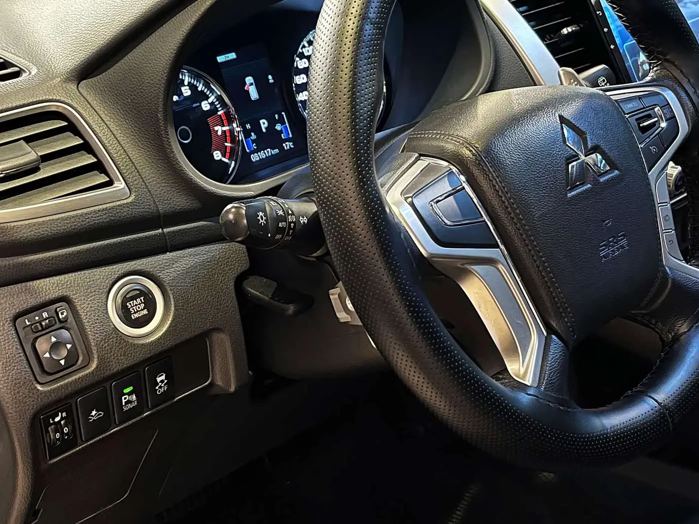 Mitsubishi Pajero Sport 2022 — Photo 18/20
