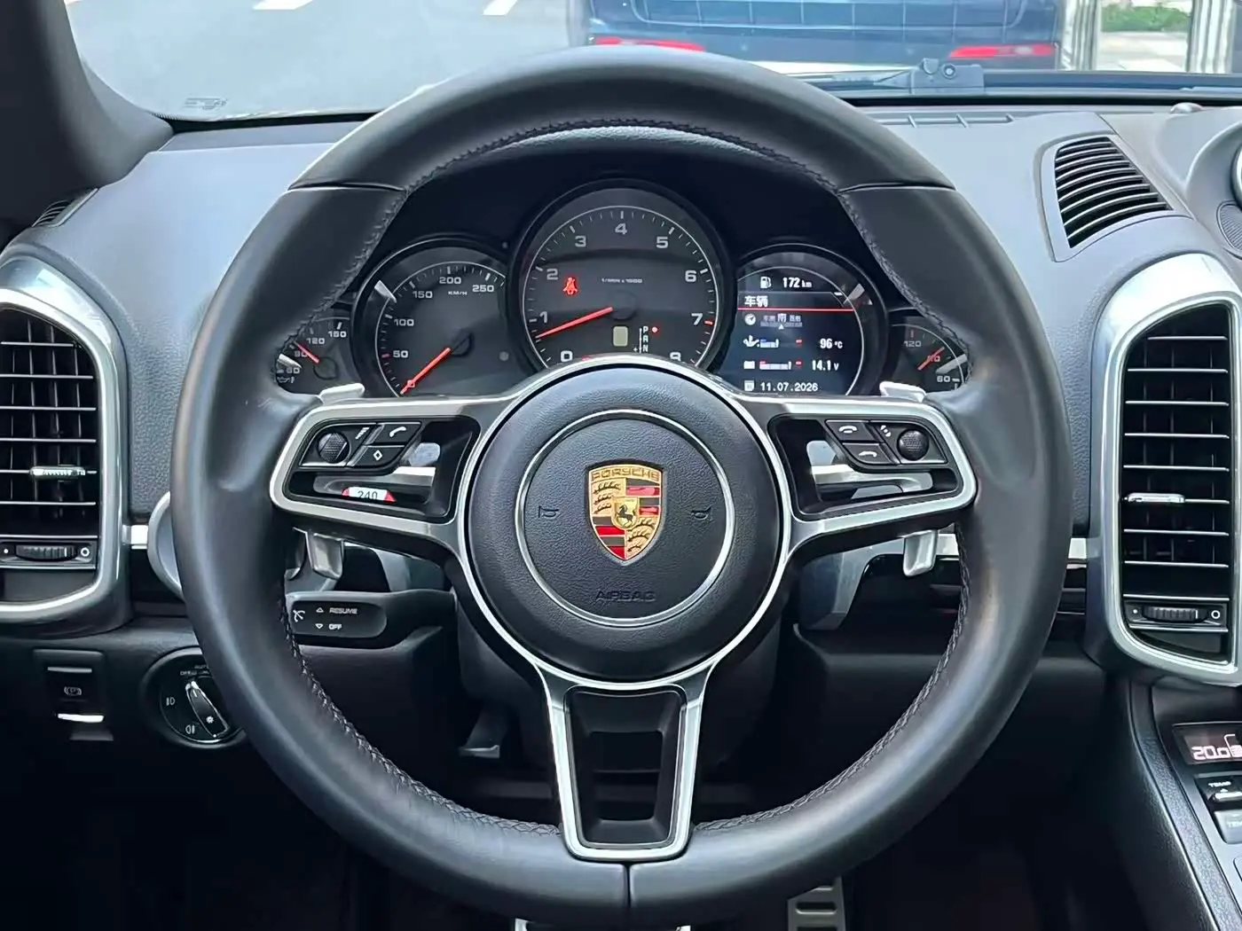 Porsche Cayenne 2015 — Фото 14/20