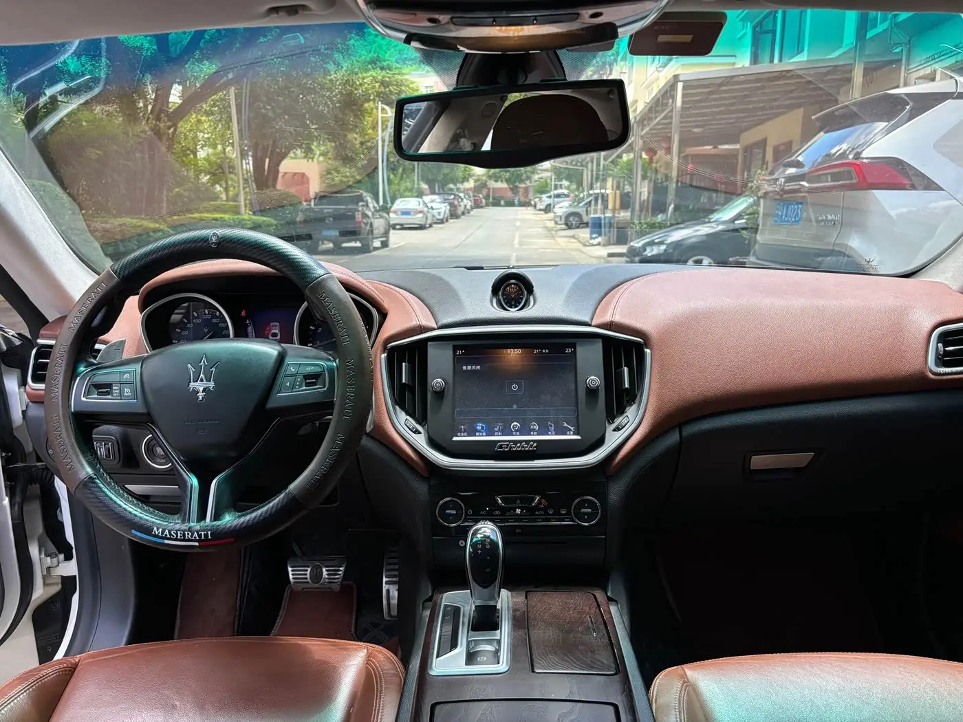 Maserati Ghibli 2015 — ფოტო 8/8
