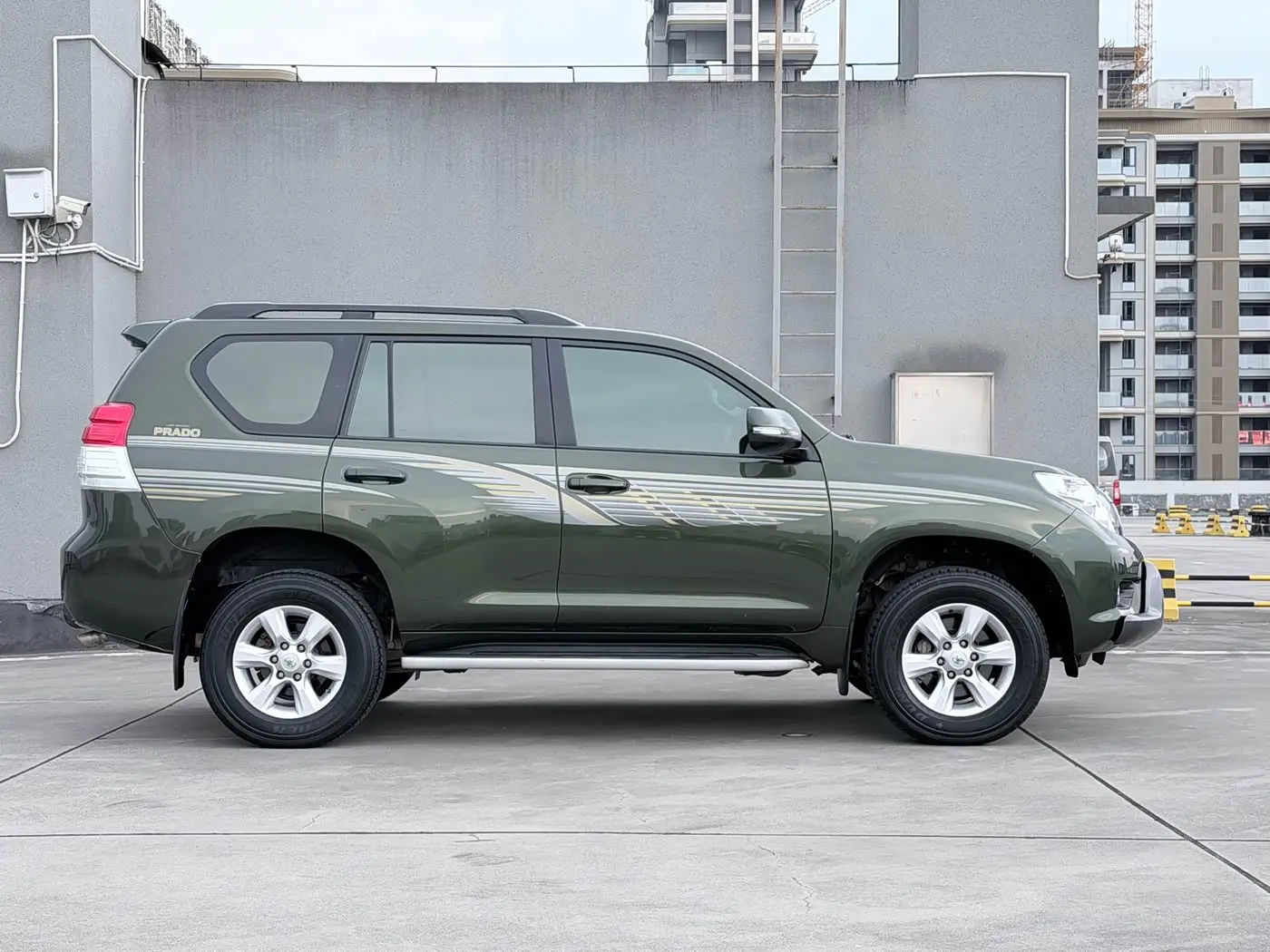 Toyota Prado 2013 — Photo 4/18