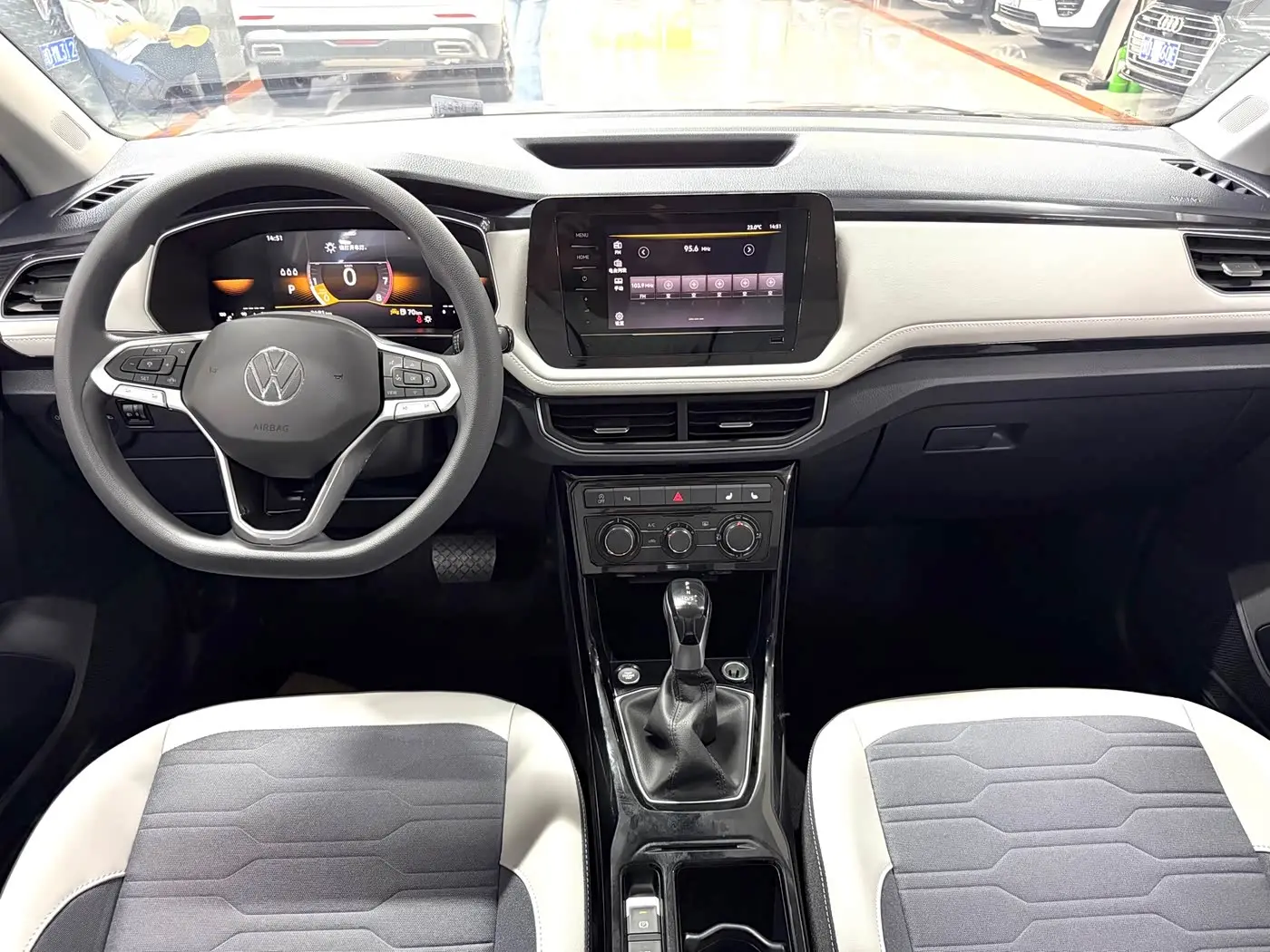 Volkswagen Tharu 2025 — Photo 10/11
