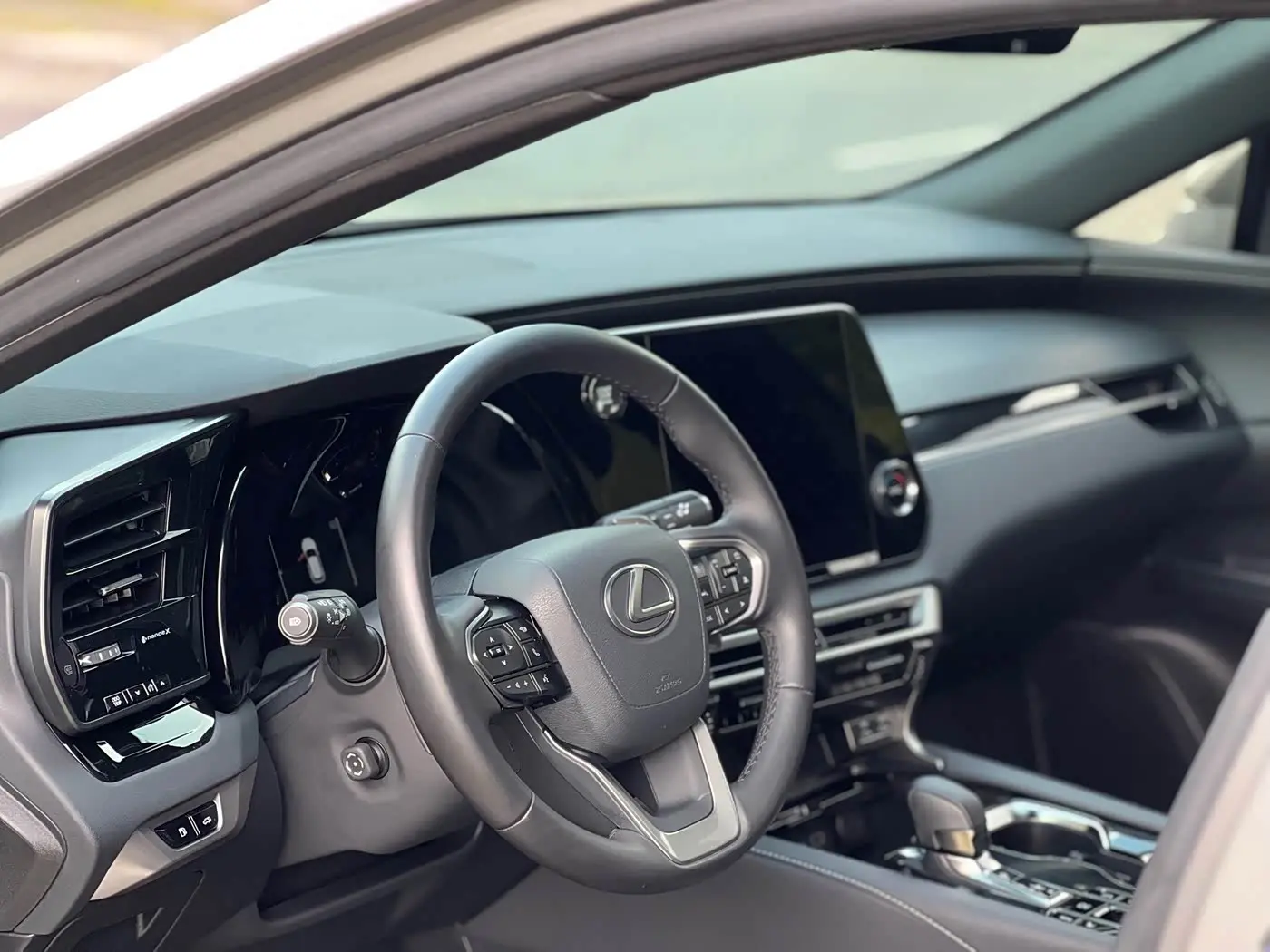 Lexus RX 2025 — Фото 13/20