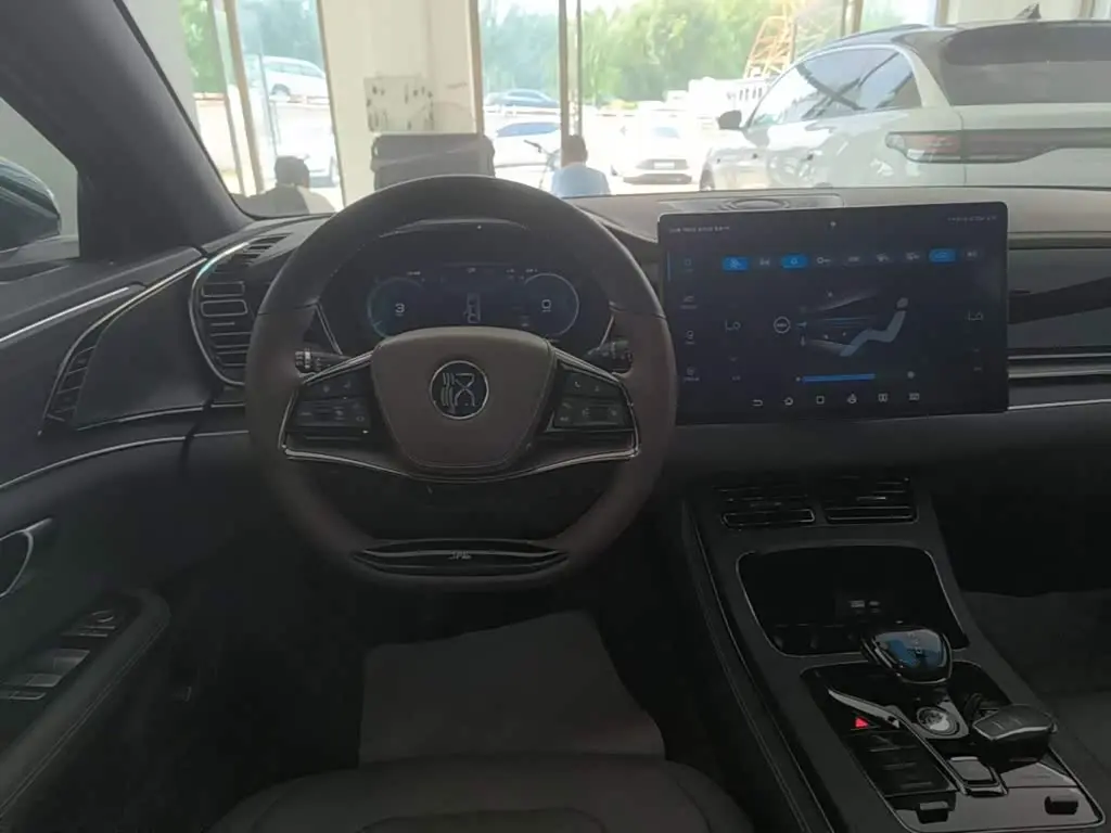 BYD Han 2022 — Photo 11/20
