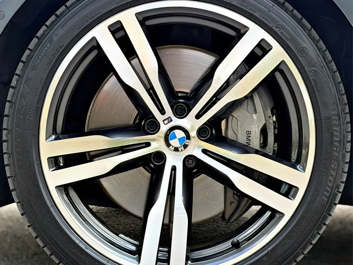 BMW 7 Series 2019 — Photo 18/20