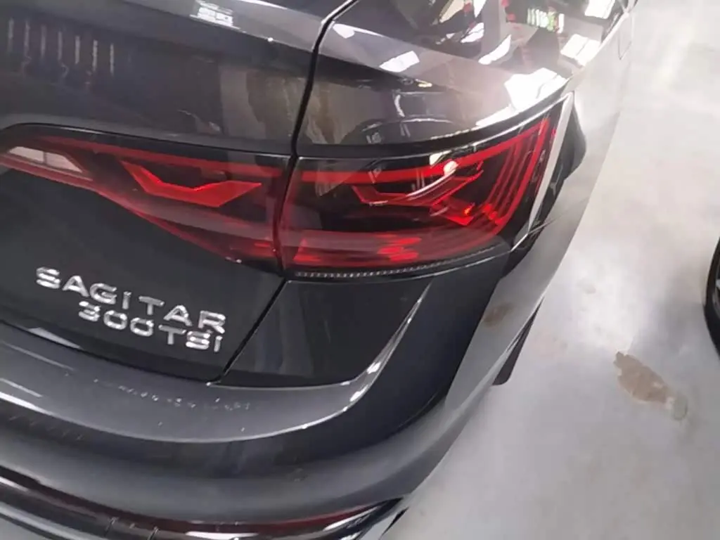 Volkswagen Sagitar 2022 — Photo 8/20