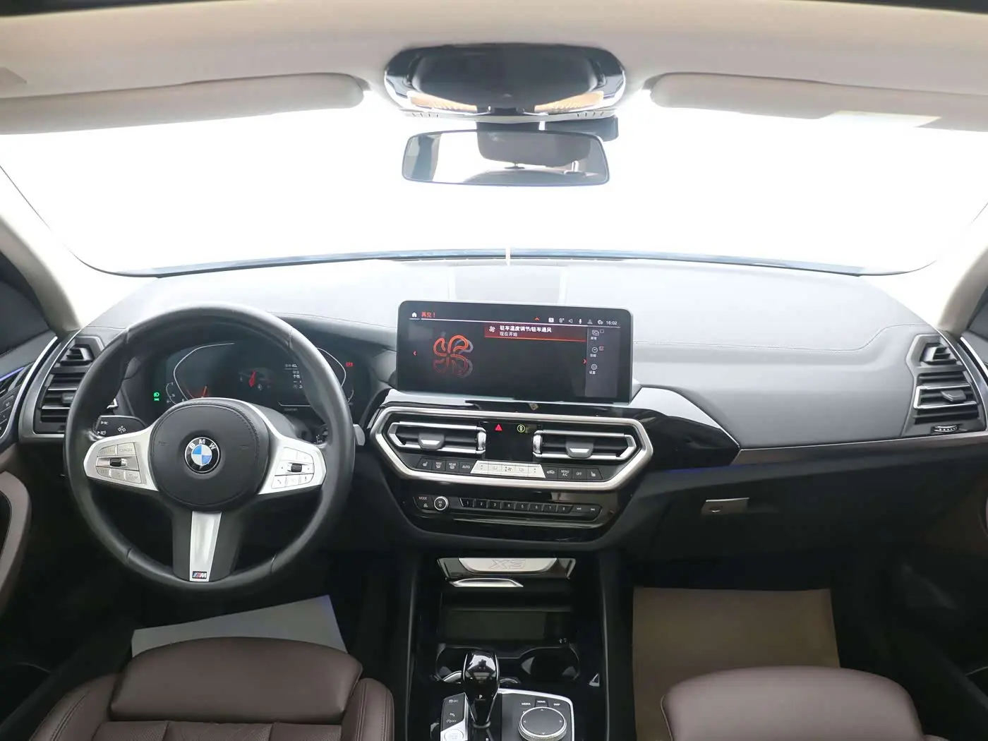 BMW X3 2022 — Фото 10/16
