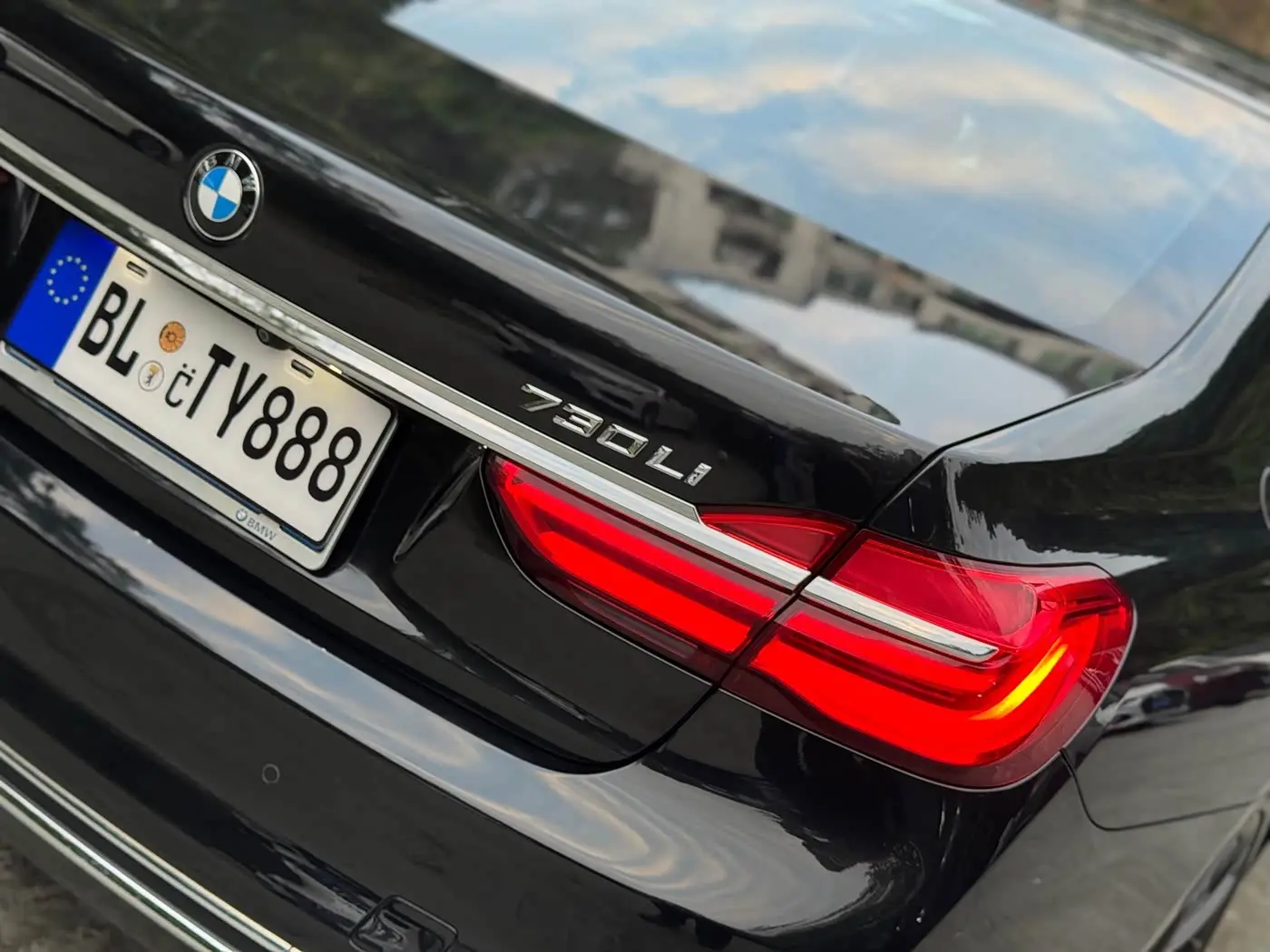 BMW 7 Series 2018 — Photo 14/20