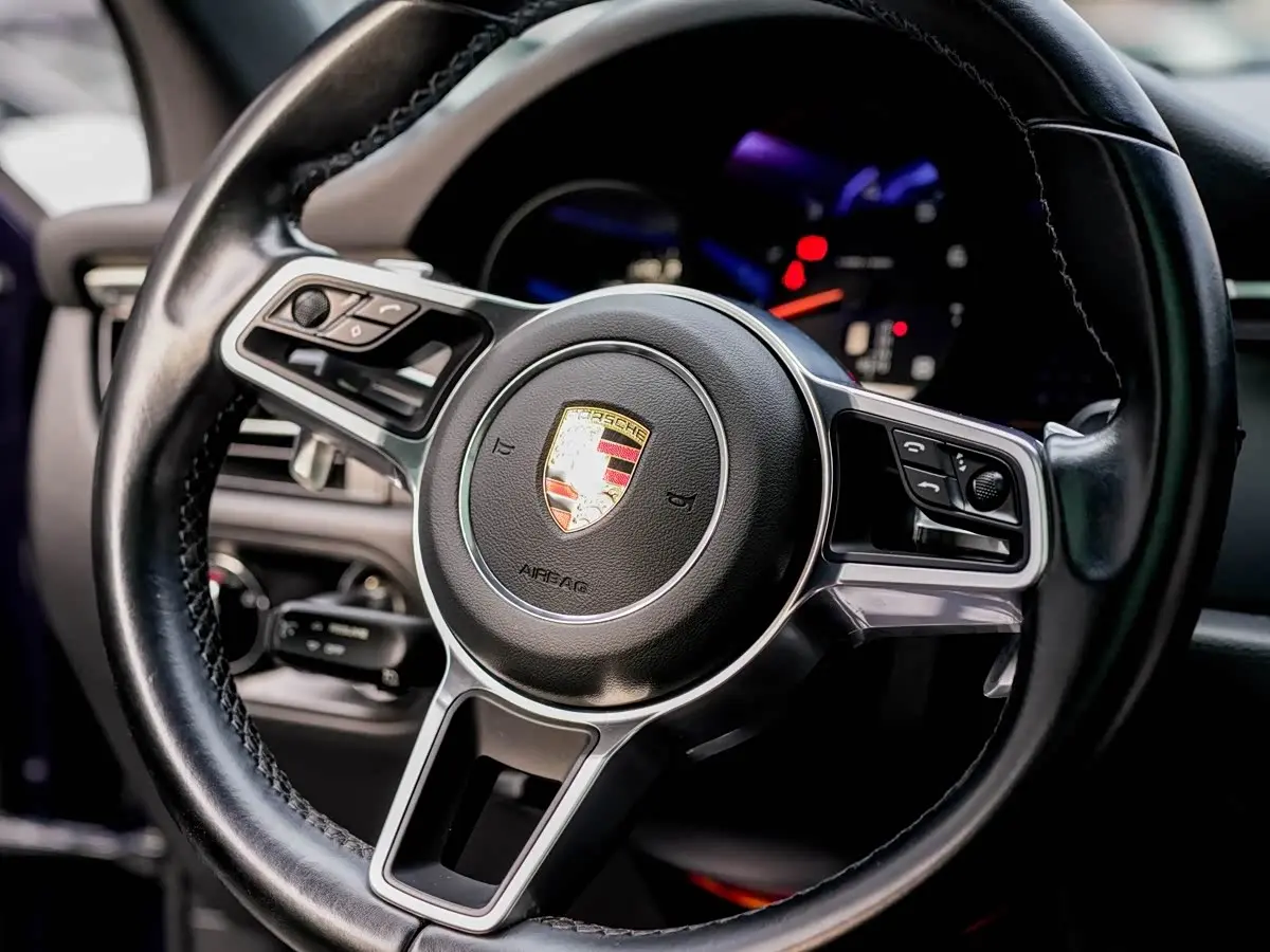 Porsche Macan 2021 — Фото 17/20