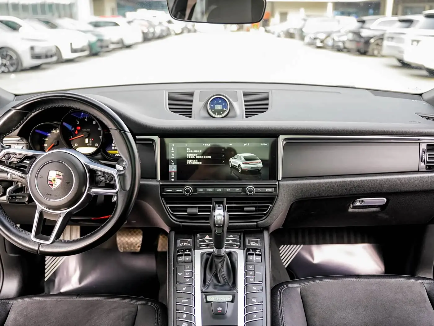 Porsche Macan 2021 — Фото 14/20
