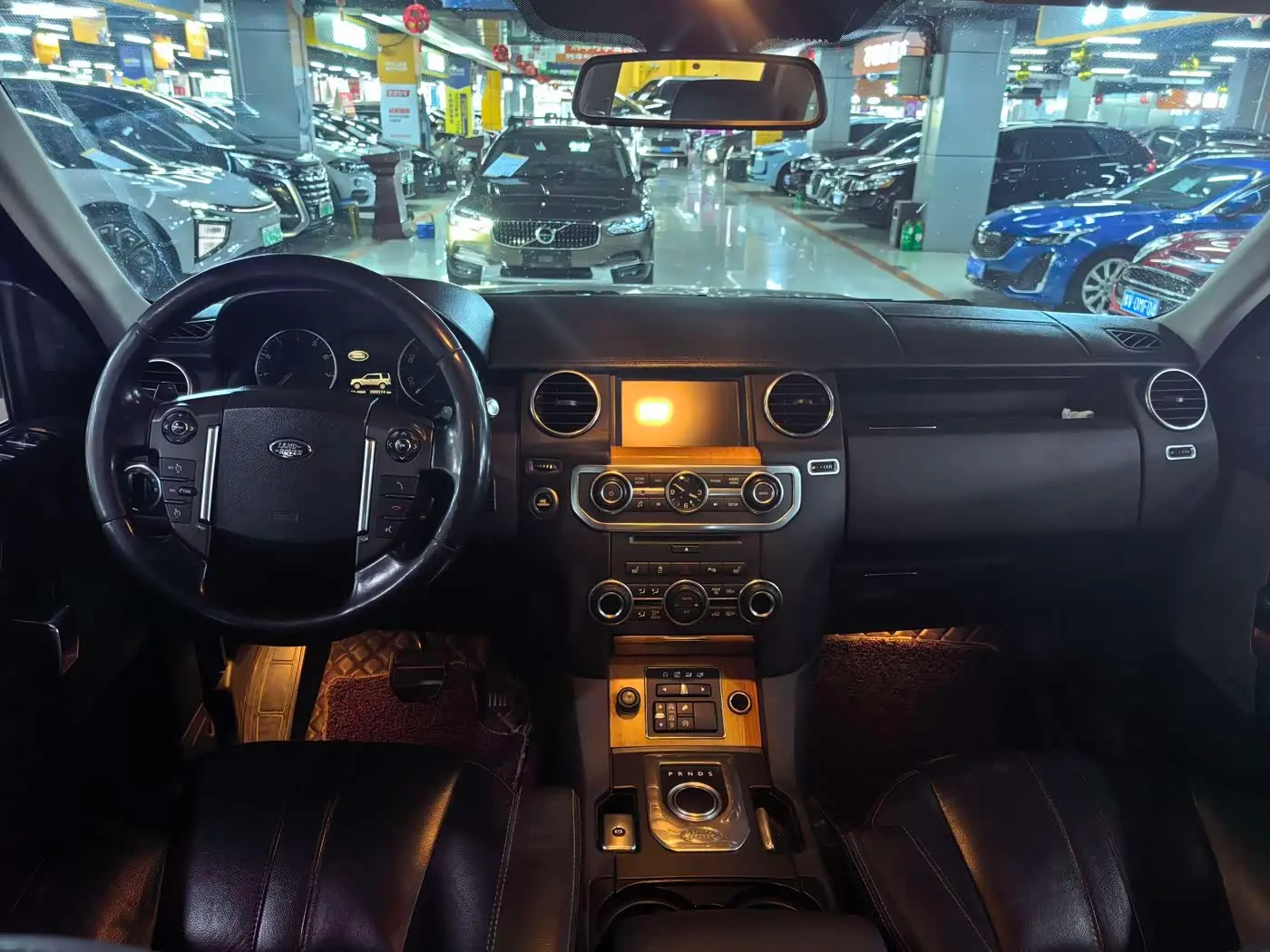 Land Rover Discovery 2015 — Photo 9/9
