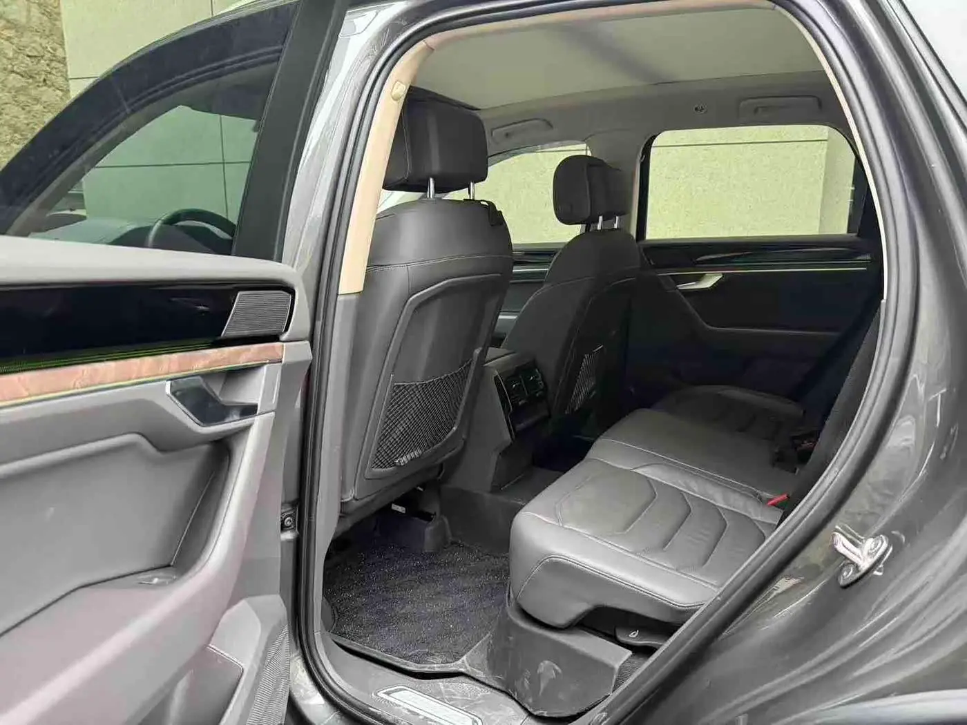 Volkswagen Touareg 2021 — Photo 6/8