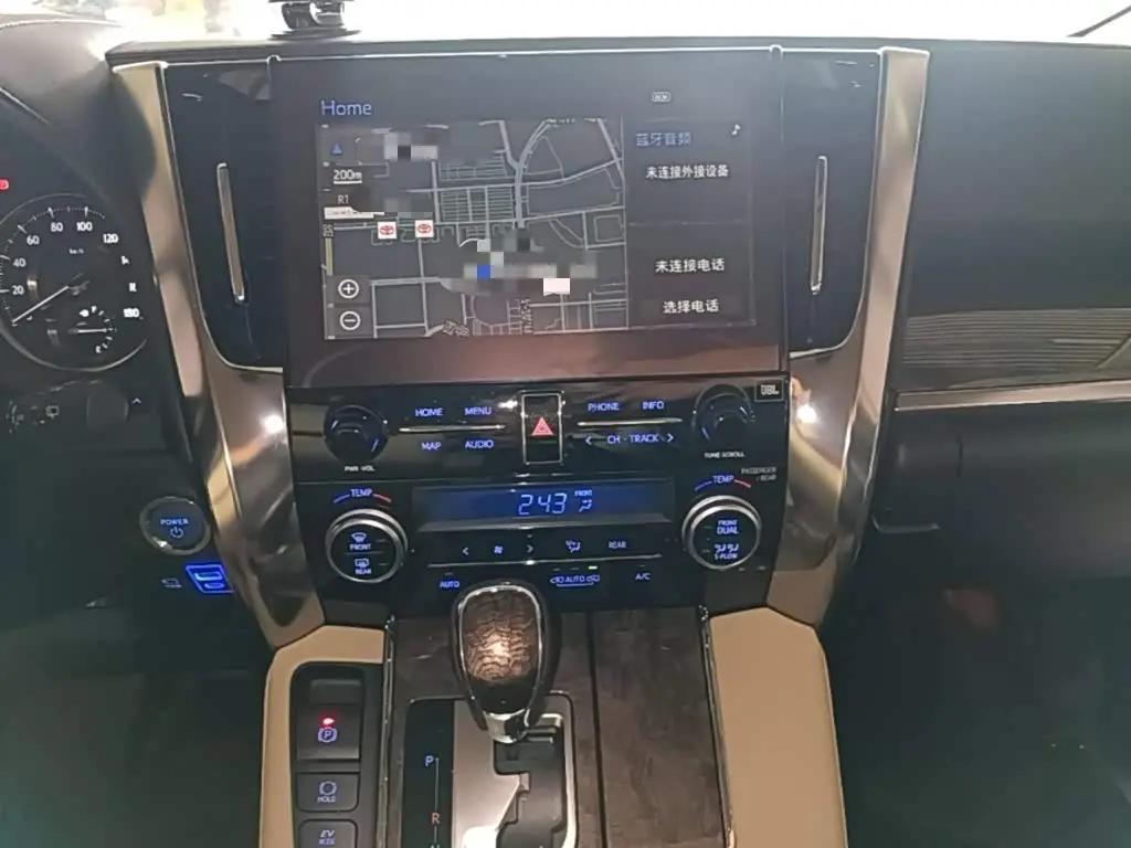 Toyota Alphard 2022 — Photo 12/19