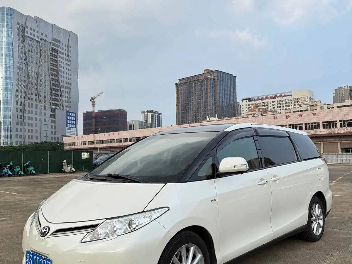 Toyota Previa, 2013