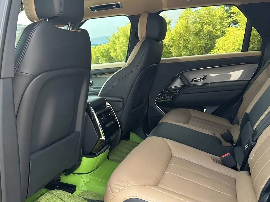 Land Rover Range Rover Sport 2024 — Photo 8/11