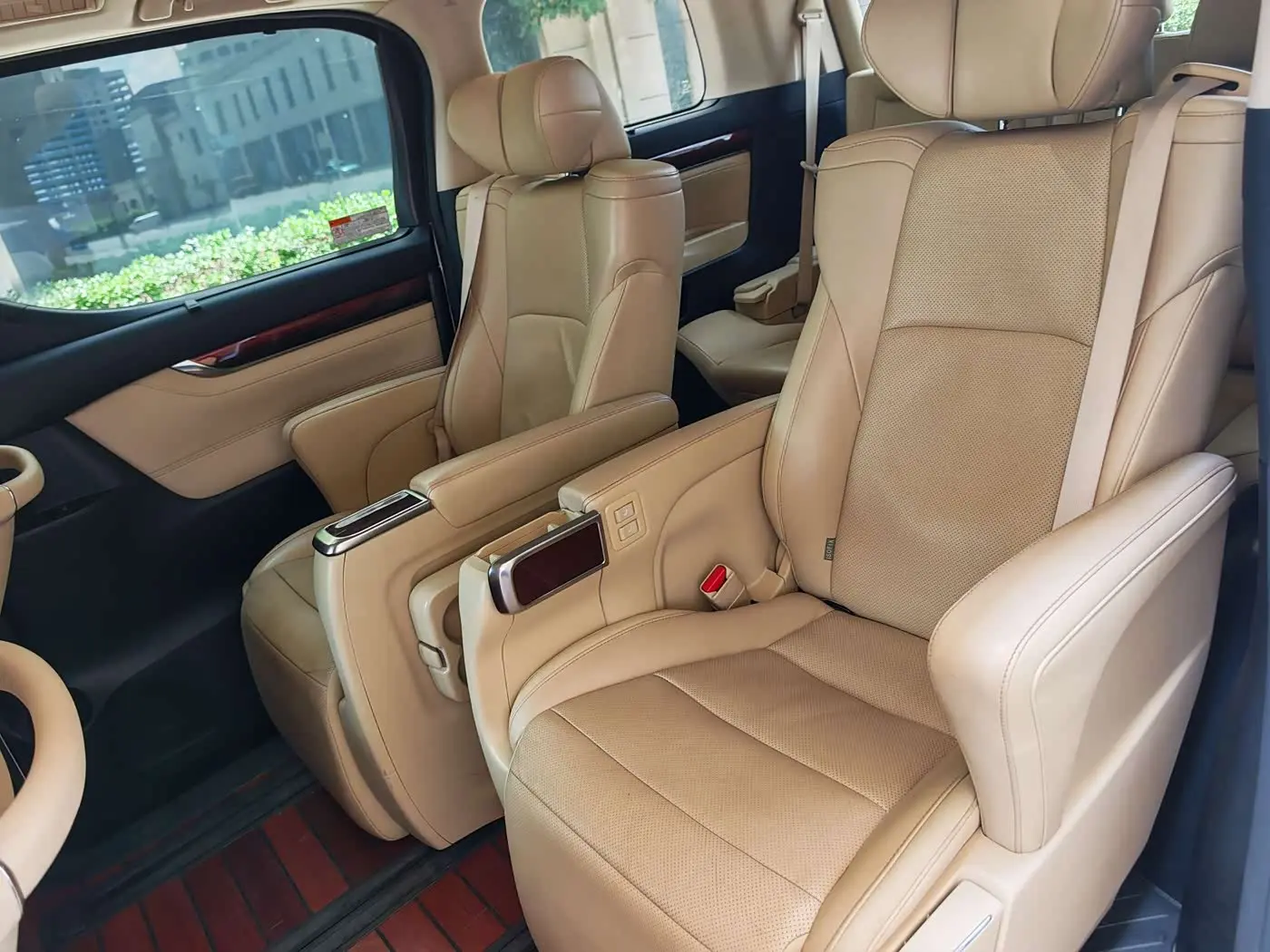 Toyota Alphard 2016 — Фото 10/18