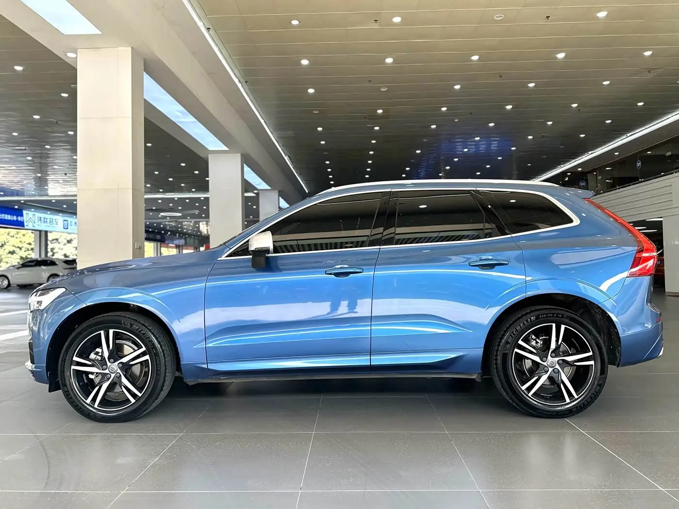 Volvo XC60 2018 — Фото 17/17