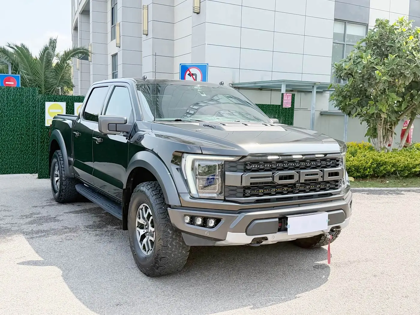 Ford F-150 Raptor 2023 — Фото 3/20