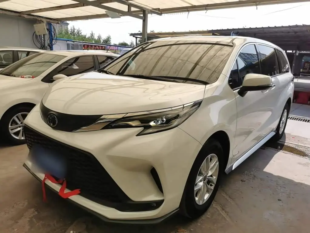 Toyota Granvia 2024 — Photo 1/20